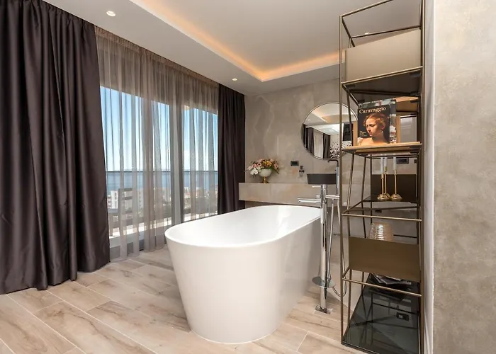 Aurelia 1 فيلة ماكارسكا