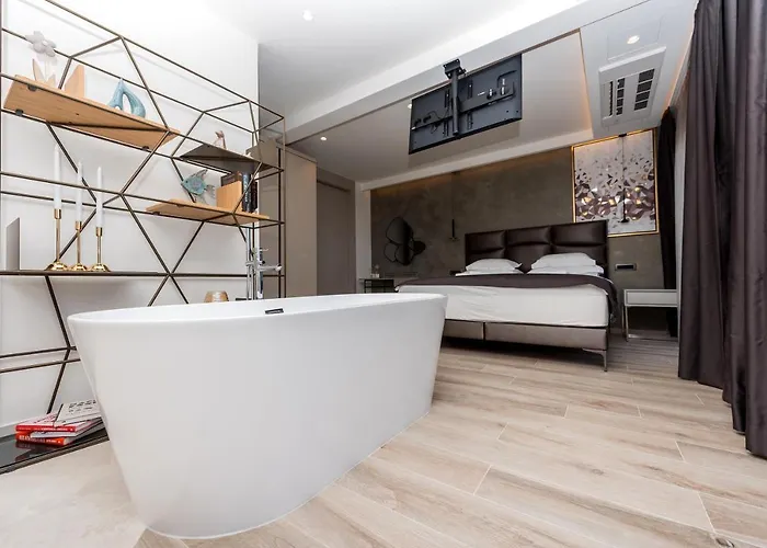 Aurelia 1 * ماكارسكا