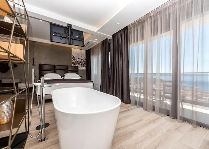 فيلة Aurelia 1 *