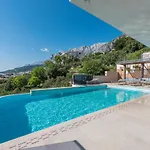 Aurelia 1 *