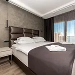 Aurelia 1 Makarska