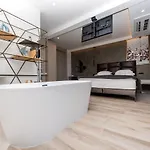 Aurelia 1 * Makarska